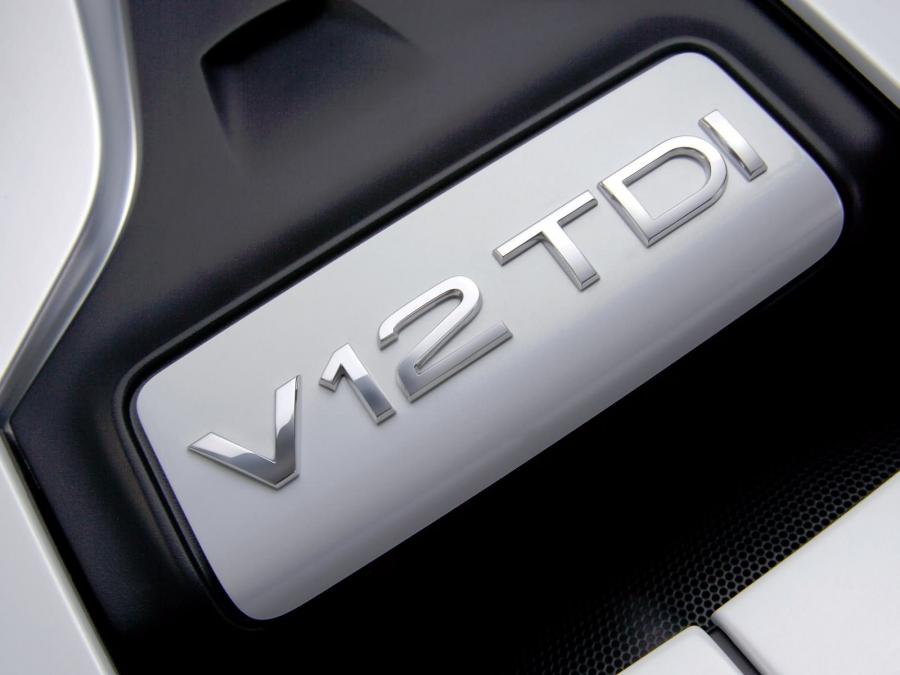 Моторный отсек Audi Q7 V12 TDI BlueTec Concept (4L) 2007 года  (фото 22 из 42)